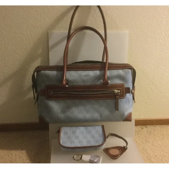 Dooney&Bourke purse and accessories - Picture 3 of 7